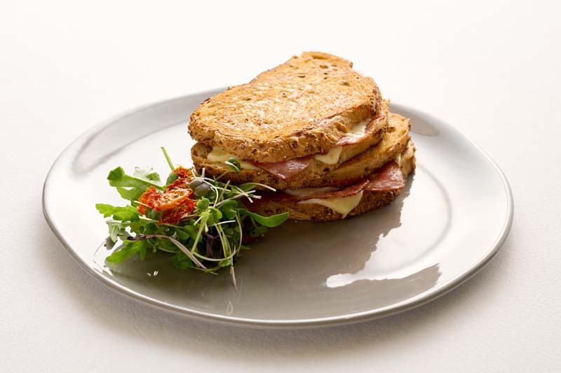 beef bacon & mozzarella